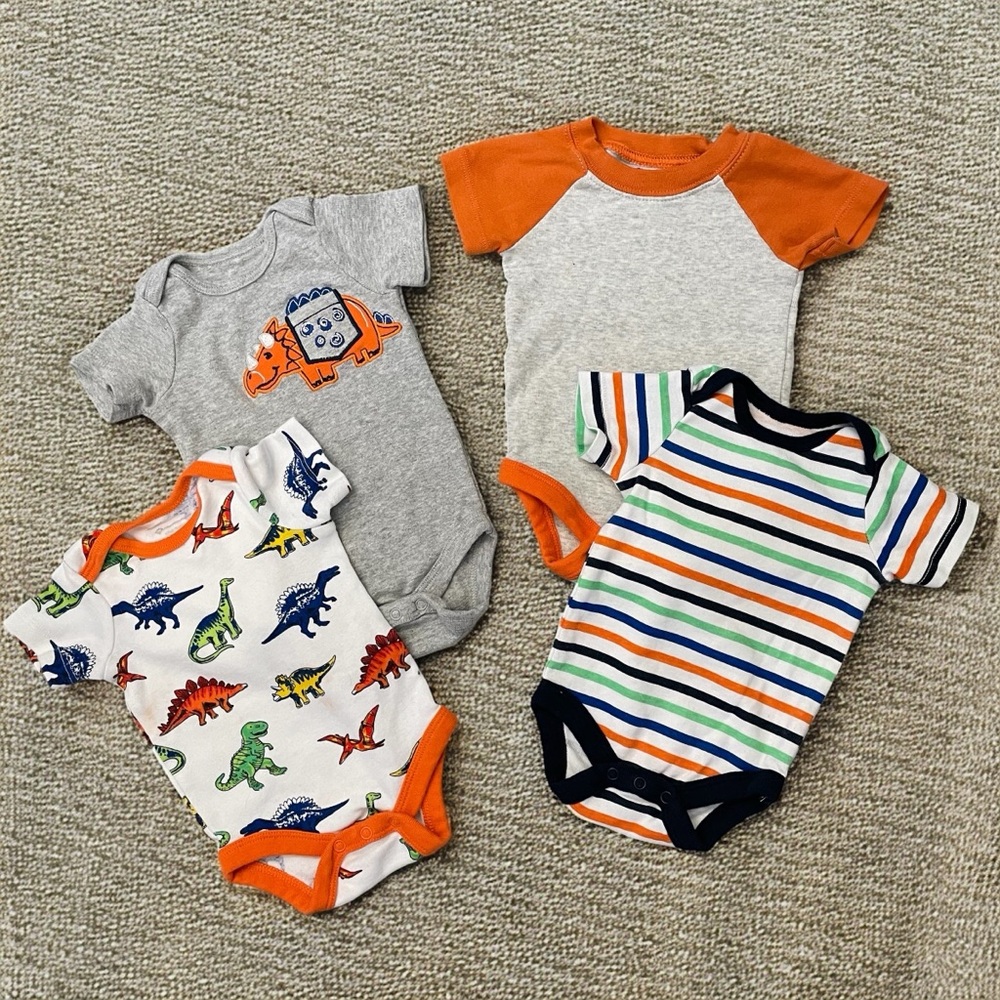 Member’s Mark Baby’s favourite Bodysuits set of 4  NB
